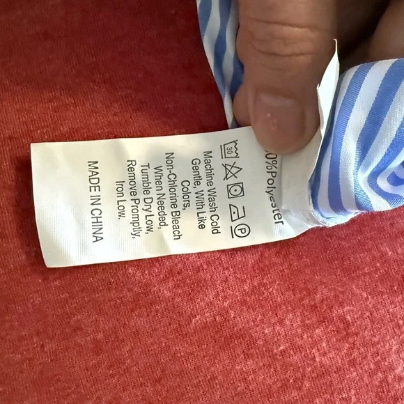 SHEIN Blue and White Patterned Top - Picture 6 of 6